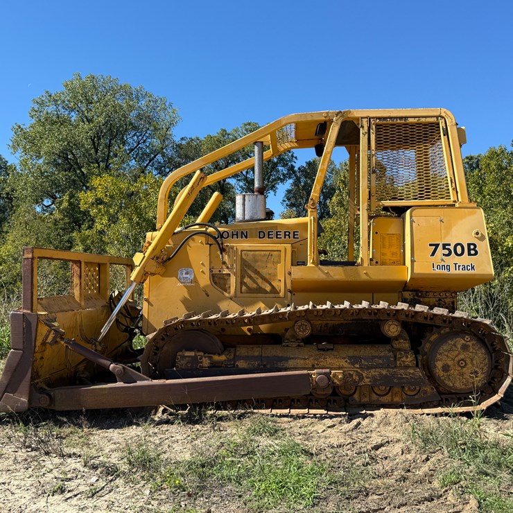 DEERE 750B