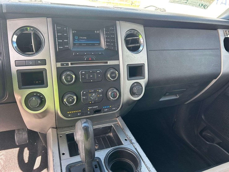 2016-ford-expedition-xlt-image-17