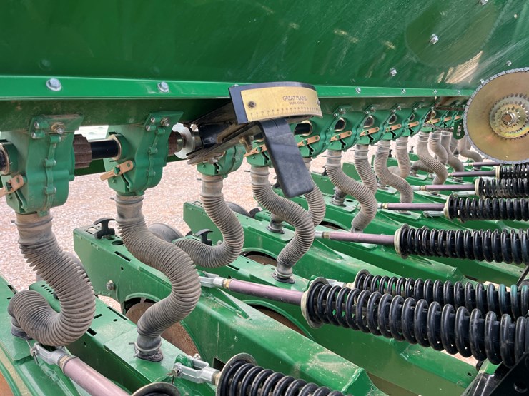 2018-great-plains-3s3000hd-image-9