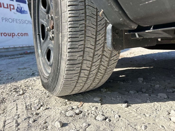 2015-ford-explorer-image-27