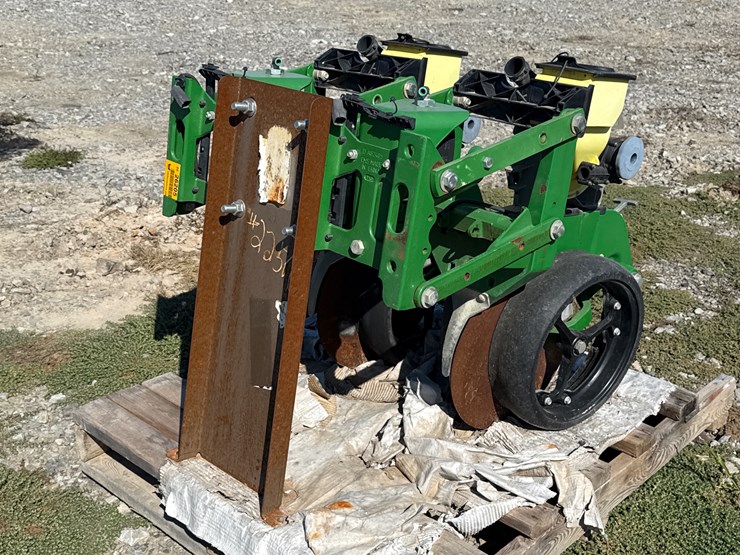 #26205-•-john-deere-late-style-planter-parts-inv#-26205-image-1