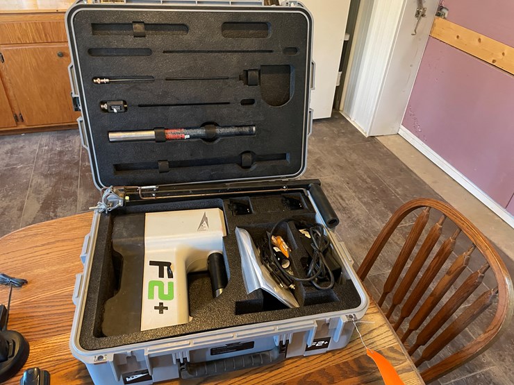 #1043-•-f2-locating-system-image-1