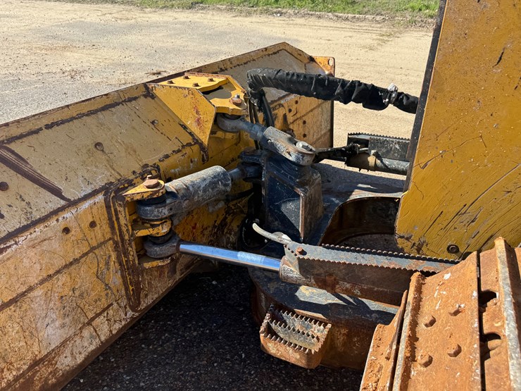 deere-650k-xlt-image-19