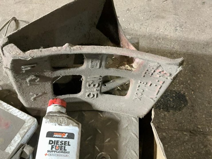 #165-•-trailer-hitch,-tires,-and-assorted-parts-image-24