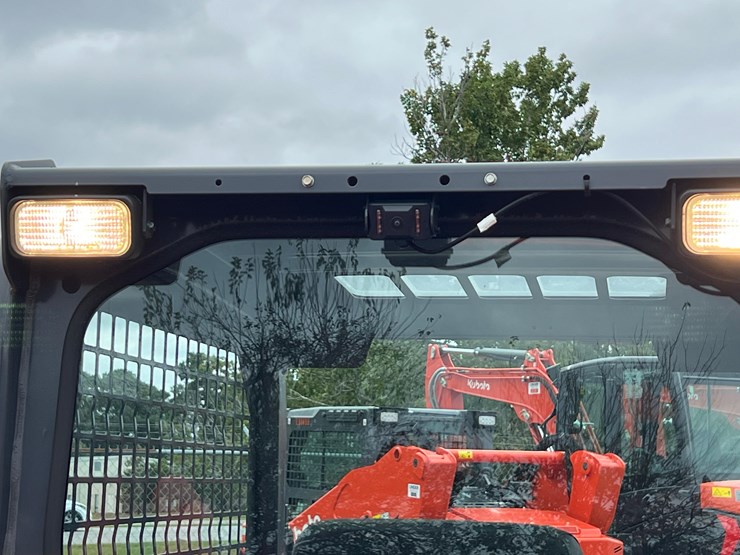 2023-kubota-svl97-2-image-25