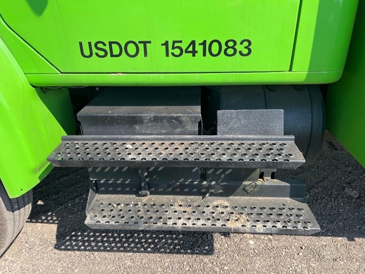 2001-international-4700-image-13