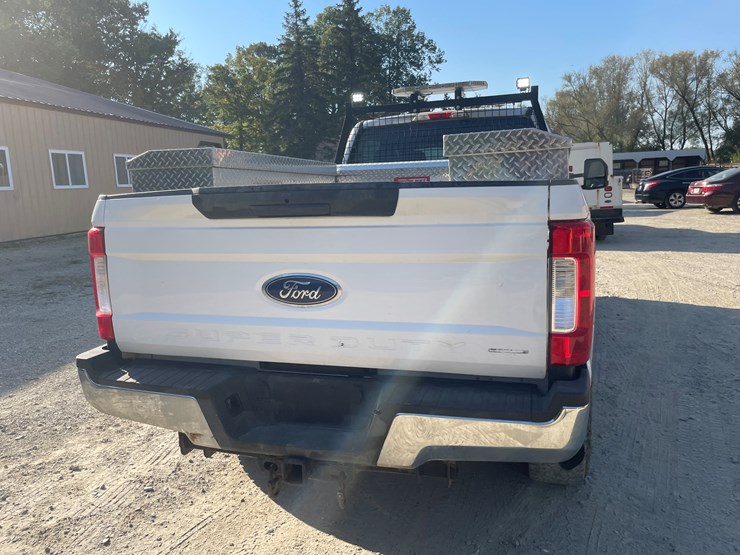 2017-ford-f250-xl-image-7