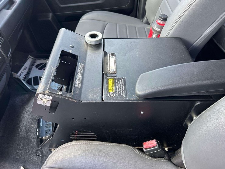 2019-ram-1500-classic-image-16