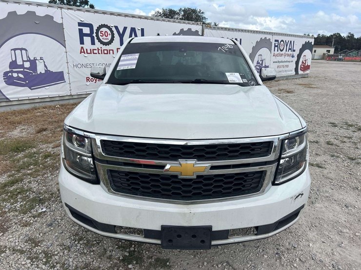 2015-chevrolet-tahoe-image-23