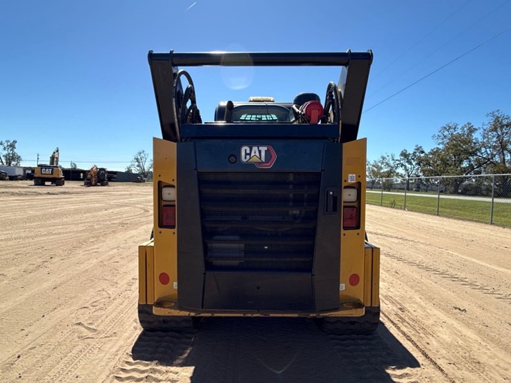 2022-caterpillar-299d3-image-7