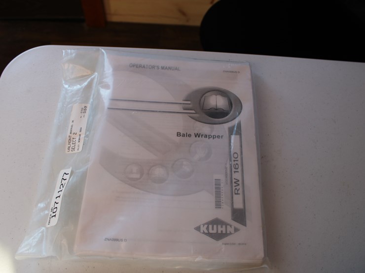 #2097-•-#2097--kuhn-rw1610-single-bale-wrapper-with-twin-wrapper,-monitor,-great-shape-with-low-use!-image-40