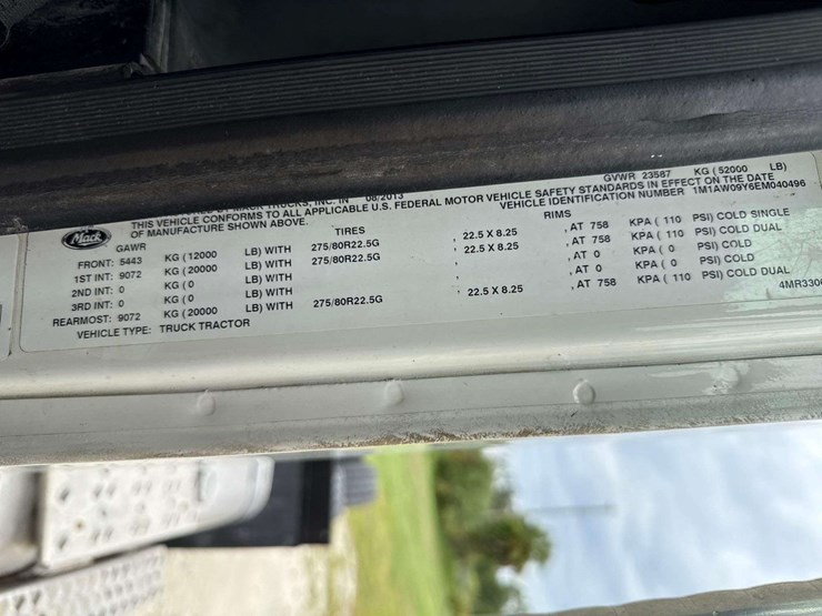 2014-mack-cxu613-t/a-wet-kit-day-cab-truck-tractor-image-27