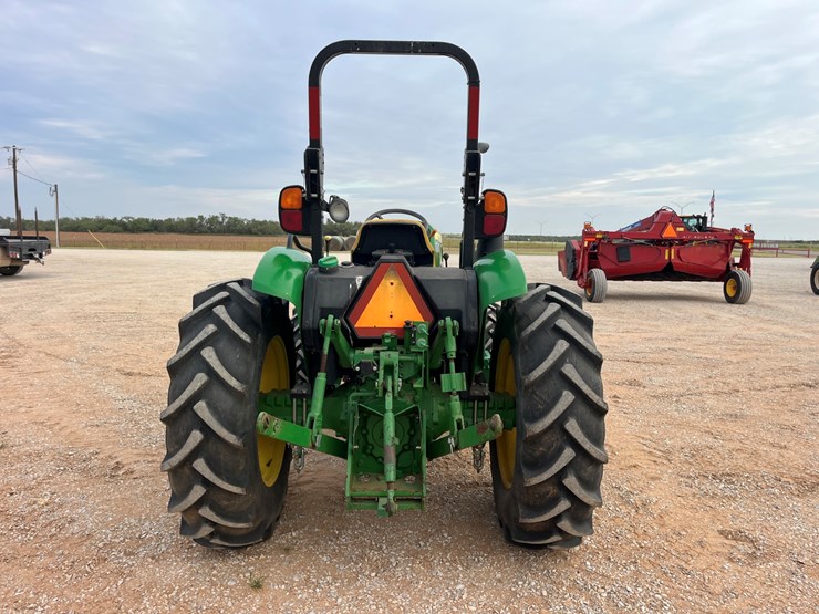2015-john-deere-5055e-image-7