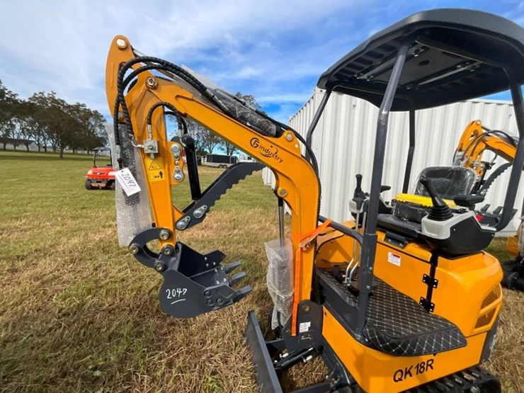 unused-cfg-qk18r-mini-excavator-(rato-image-2