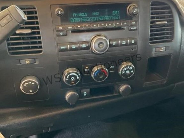 2013-chevrolet-silverado-1500-image-18