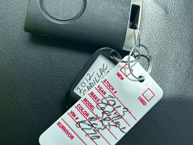 2012-cadillac-srx-image-26