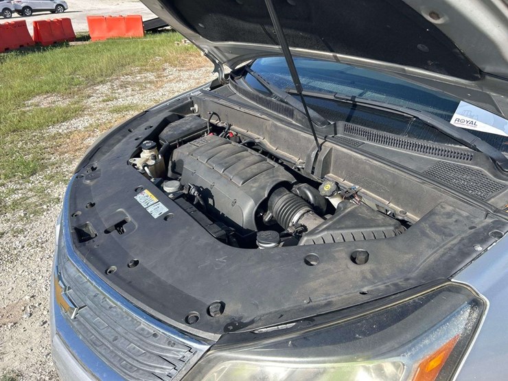 2017-chevrolet-traverse-ls-image-7