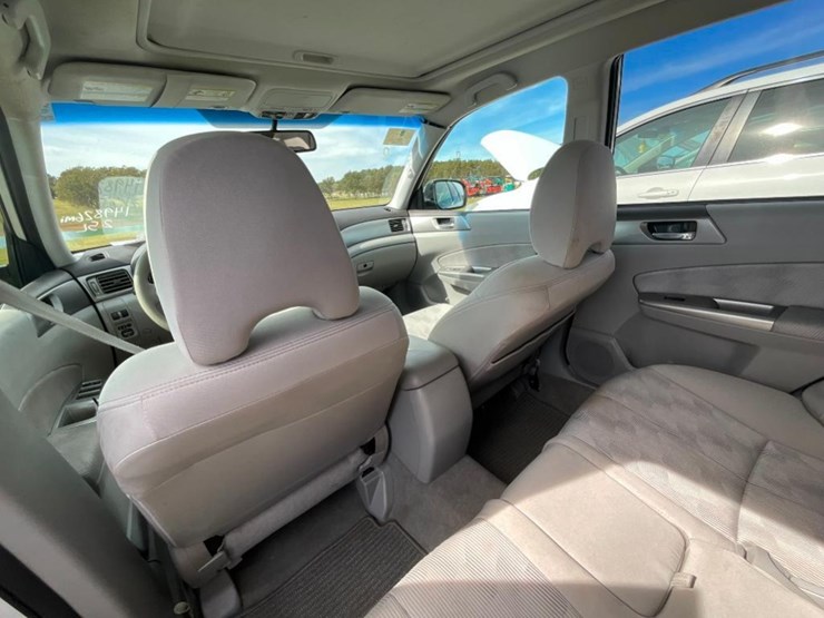 2010-subaru-forester-image-18