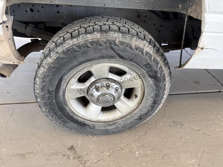 2001-dodge-ram-2500-image-8