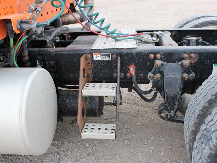 #2063-•-#2063--2006-freightliner-century-classic-s/t-semi-image-18