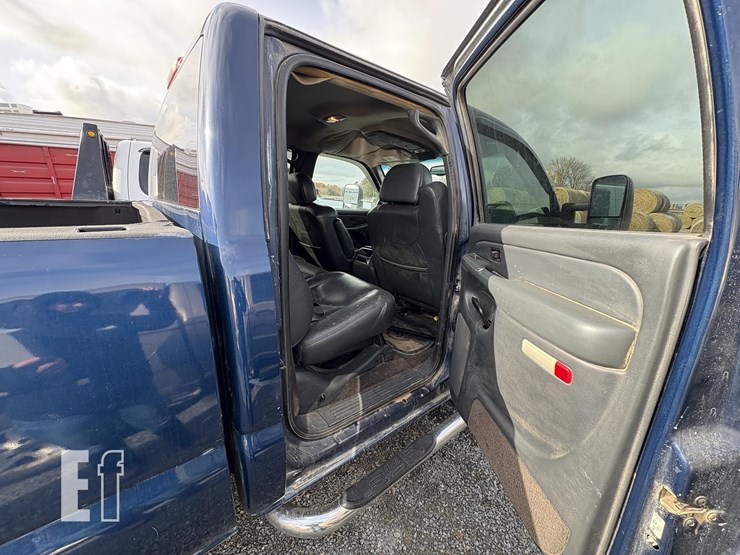 2002-chevrolet-silverado-2500-image-4