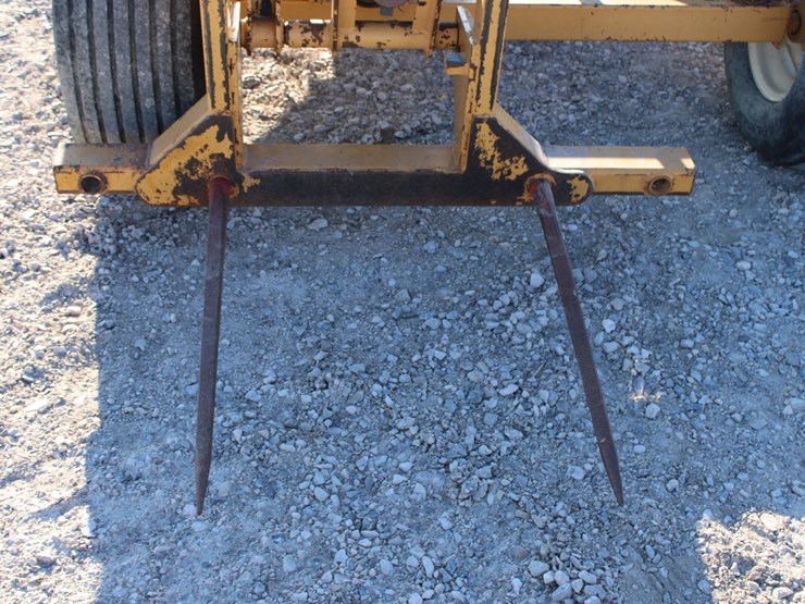 #2094-•-#2094-bf-5000-pull-type-round-bale-unroller-image-15