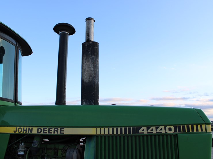 john-deere-4440-image-42
