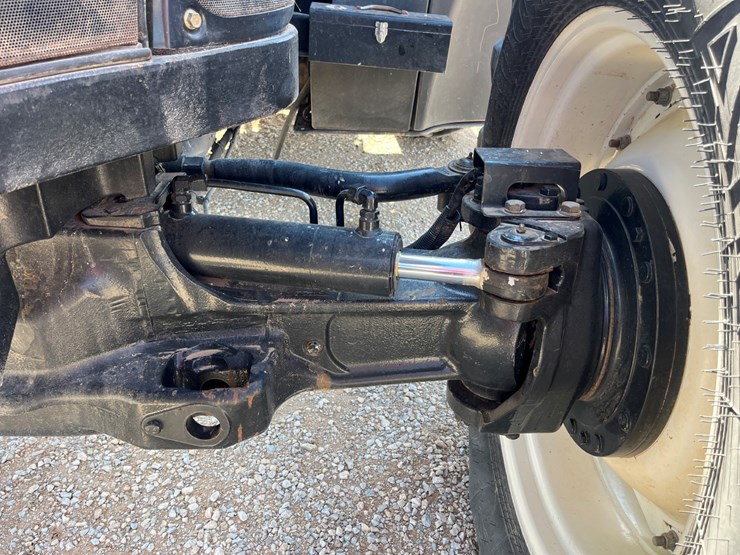 2015-new-holland-t8.410-image-4