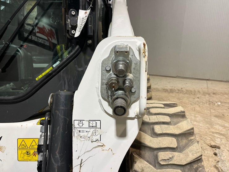 2023-bobcat-s650-image-11