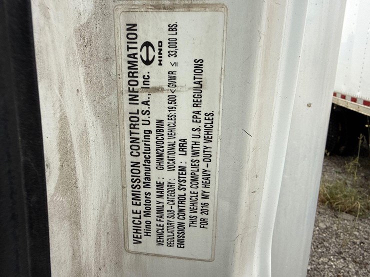 2016-hino-268-image-14