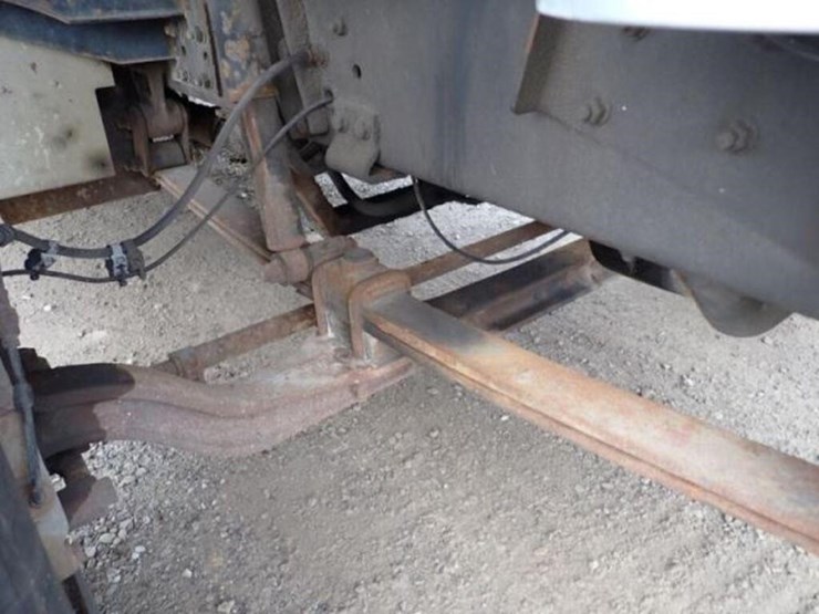 2015-freightliner-mt55-image-33