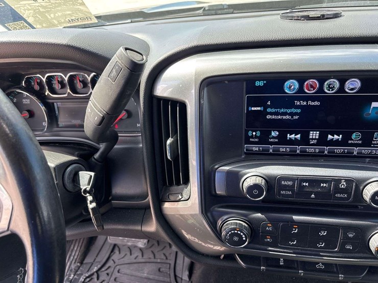 2018-chevrolet-silverado-1500-image-18