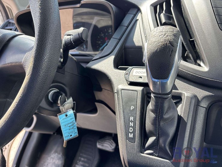 2016-ford-transit-image-16