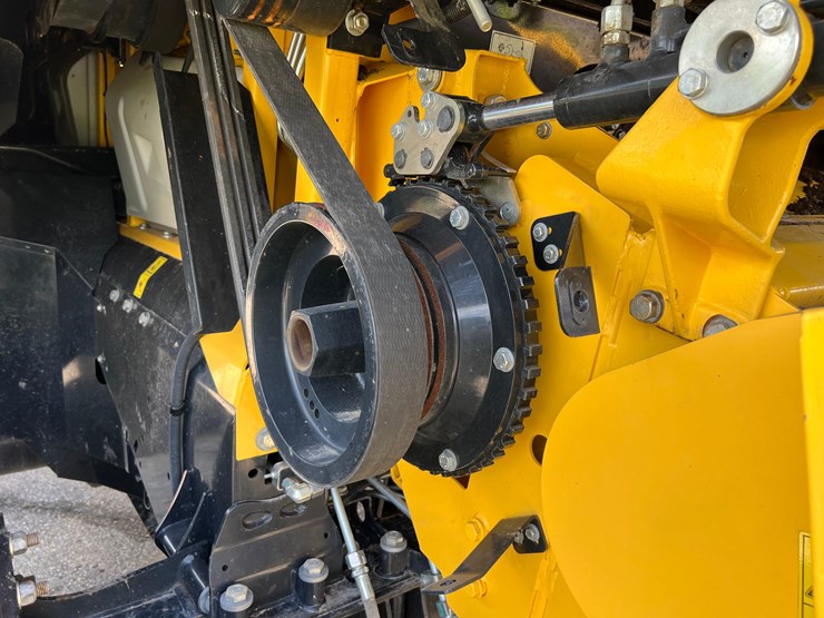 2023-new-holland-cr10.90-image-37