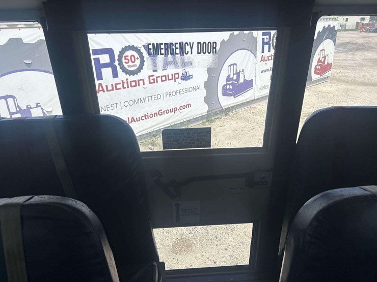 2009-freightliner-b2-image-15