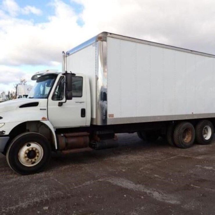 2008 International DuraStar 4400 T/A Van Truck 1HT
