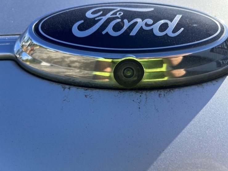 2017-ford-taurus-sedan-image-21