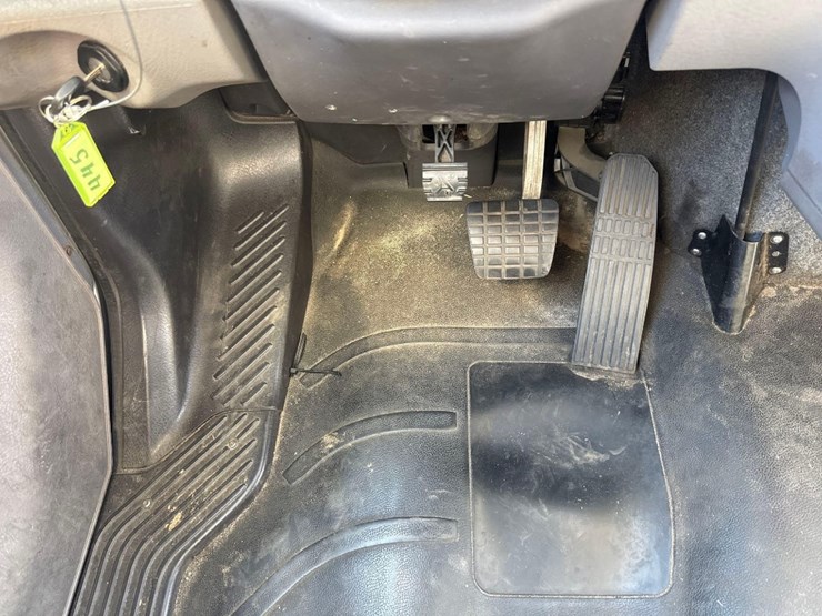 2020-freightliner-m2-26'-box-truck-image-21