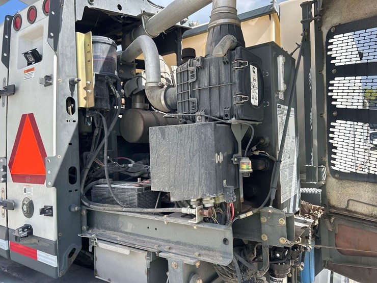 2020-freightliner-m2-106-elgin-eagle-series-4mf-street-sweeper-truck-image-34