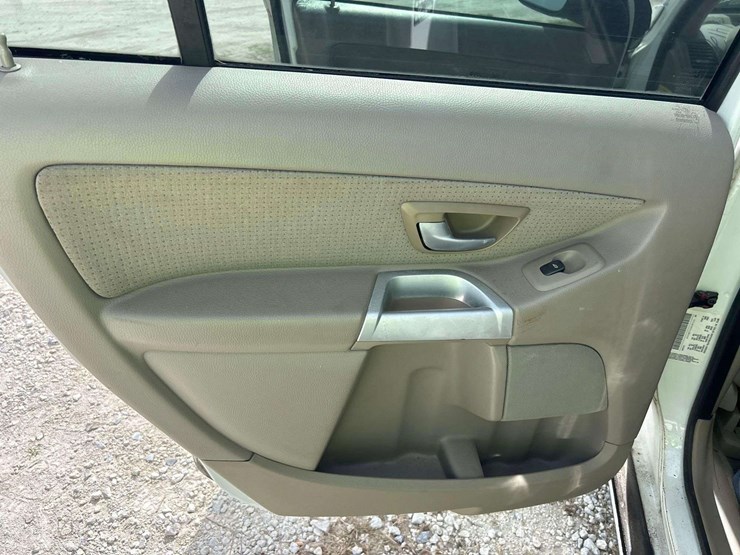 2004-volvo-xc90-image-14