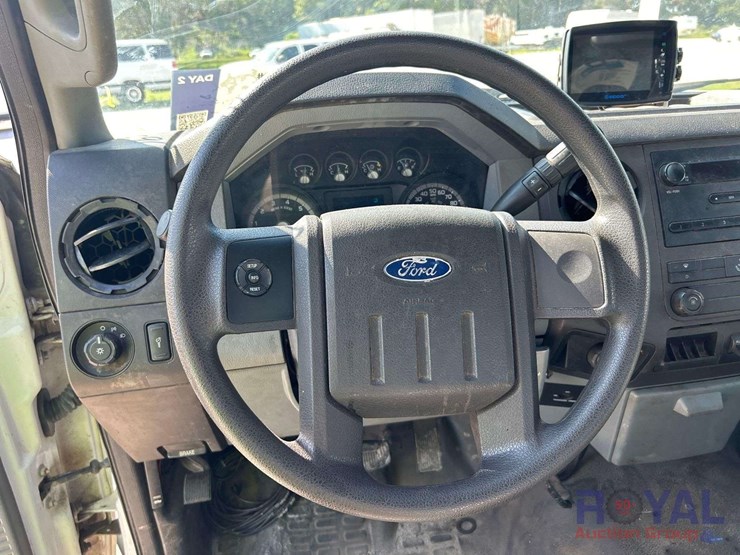 2011-ford-f350-image-13