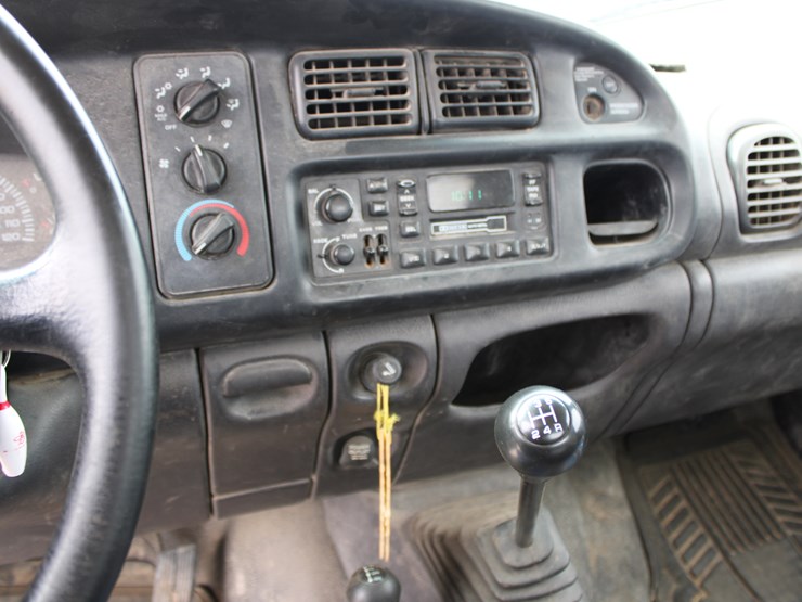 2001-dodge-ram-1500-image-31