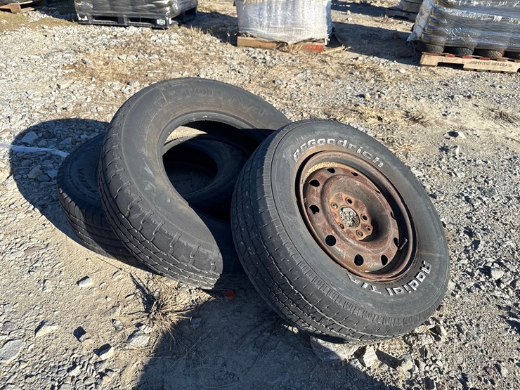 #5035-•-lot-of-(3)-miscellaneous-tires-inv#-5035-image-2