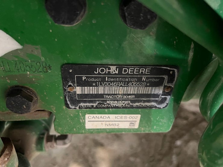 2020-john-deere-3046r-image-46