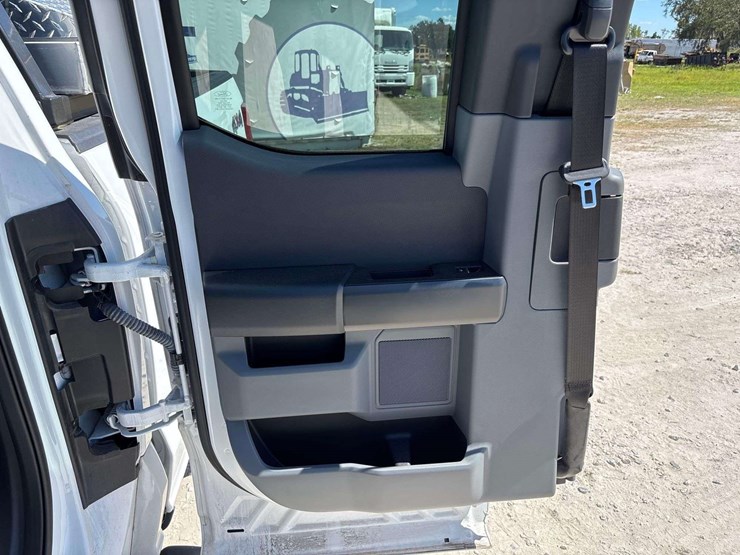 2023-ford-f150-image-27