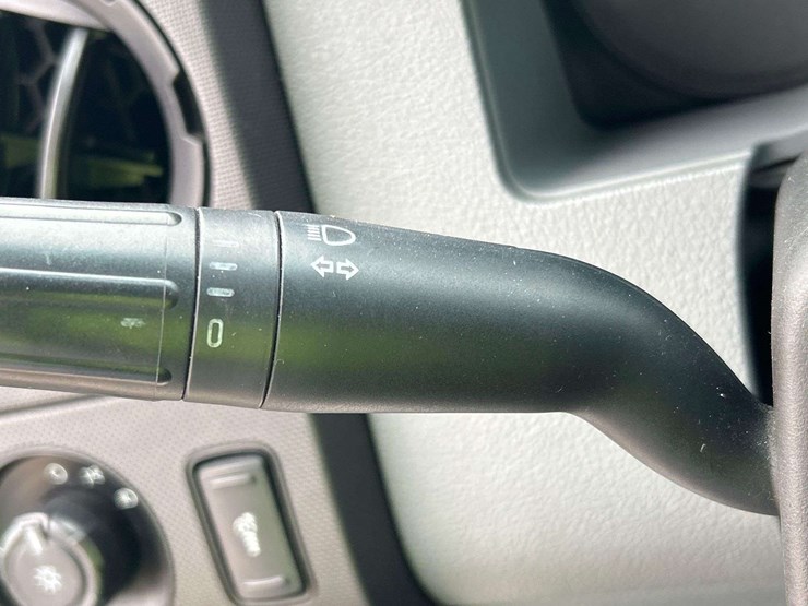 2013-ford-f550-image-15