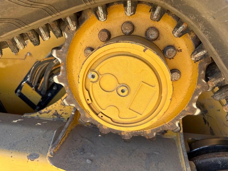 2022-caterpillar-299d3-image-10