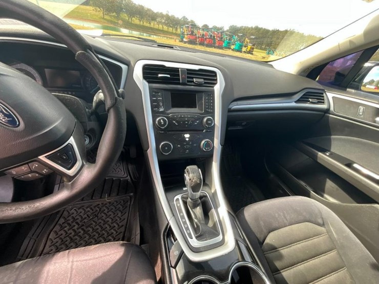 2014-ford-fusion-se-(at,-2.5l,-miles-read-170449,-image-15