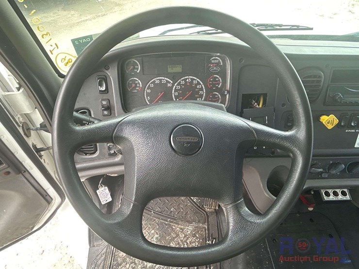 2012-freightliner-m2-106-asphalt-pothole-patcher-truck-image-12