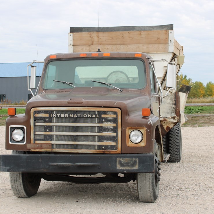 1982 INTERNATIONAL S1700